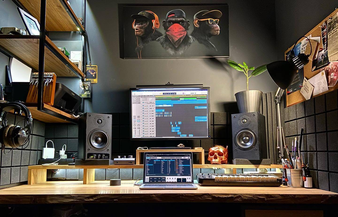 Showing a home studio setup