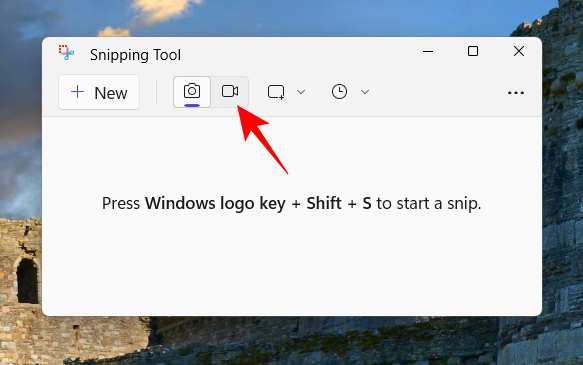 Showing how to record screen on Windows 11 with snipping tool