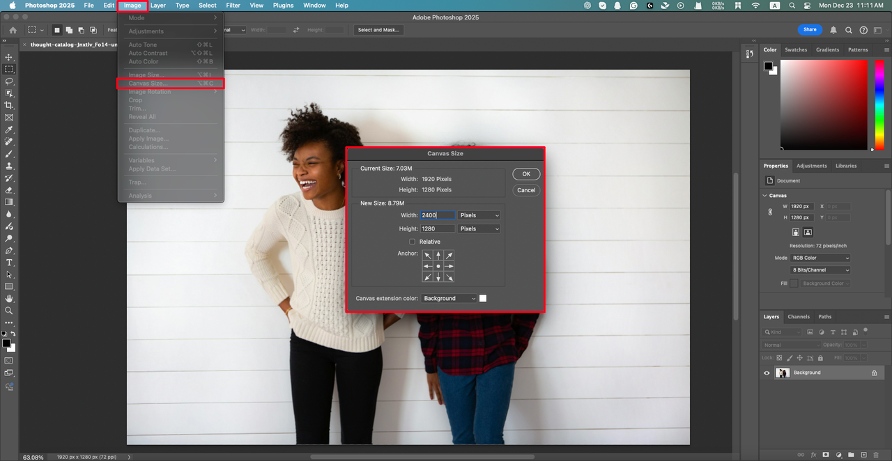 Extend a background in Photoshop: Adjust canvas size