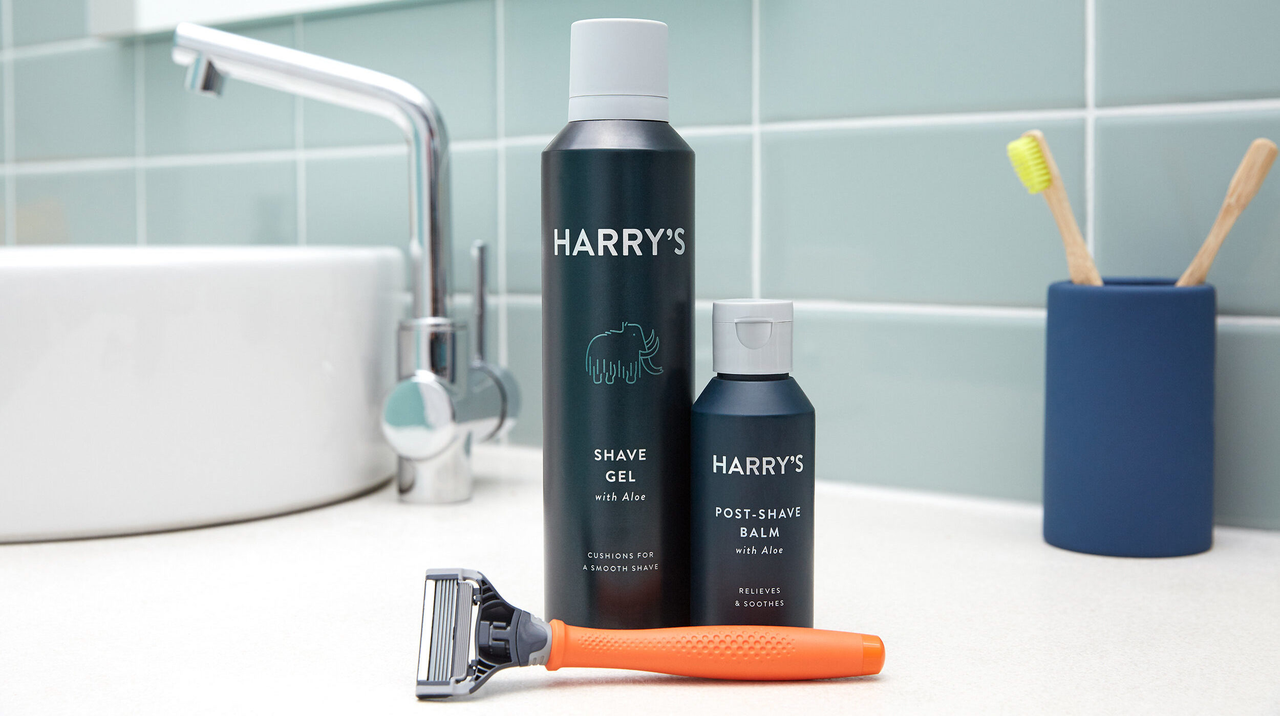 Minimalist ad pic of Harry's razor, highlighting comfort